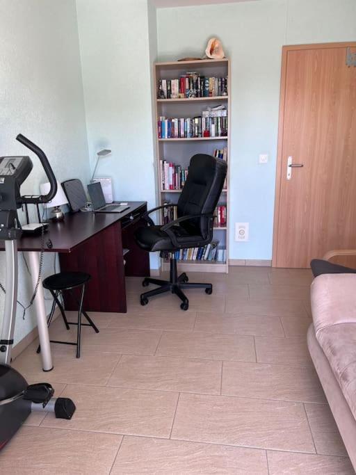 Villa Beautiful House With Free Parking On Premise Utzenstorf Exterior foto